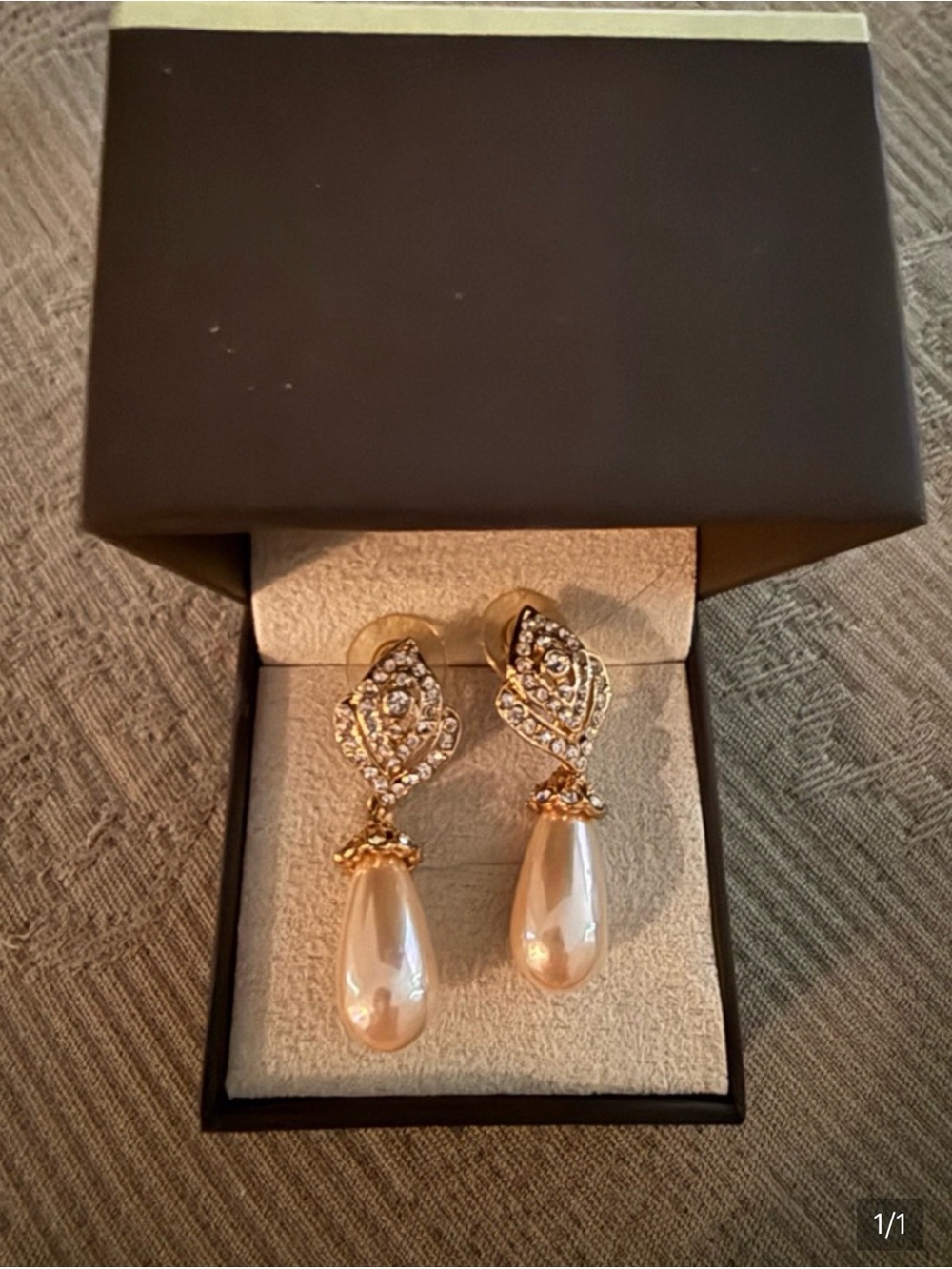Bundle SAVE!1928 Vintage Gold-Tone Earrings - Picture 3 of 3